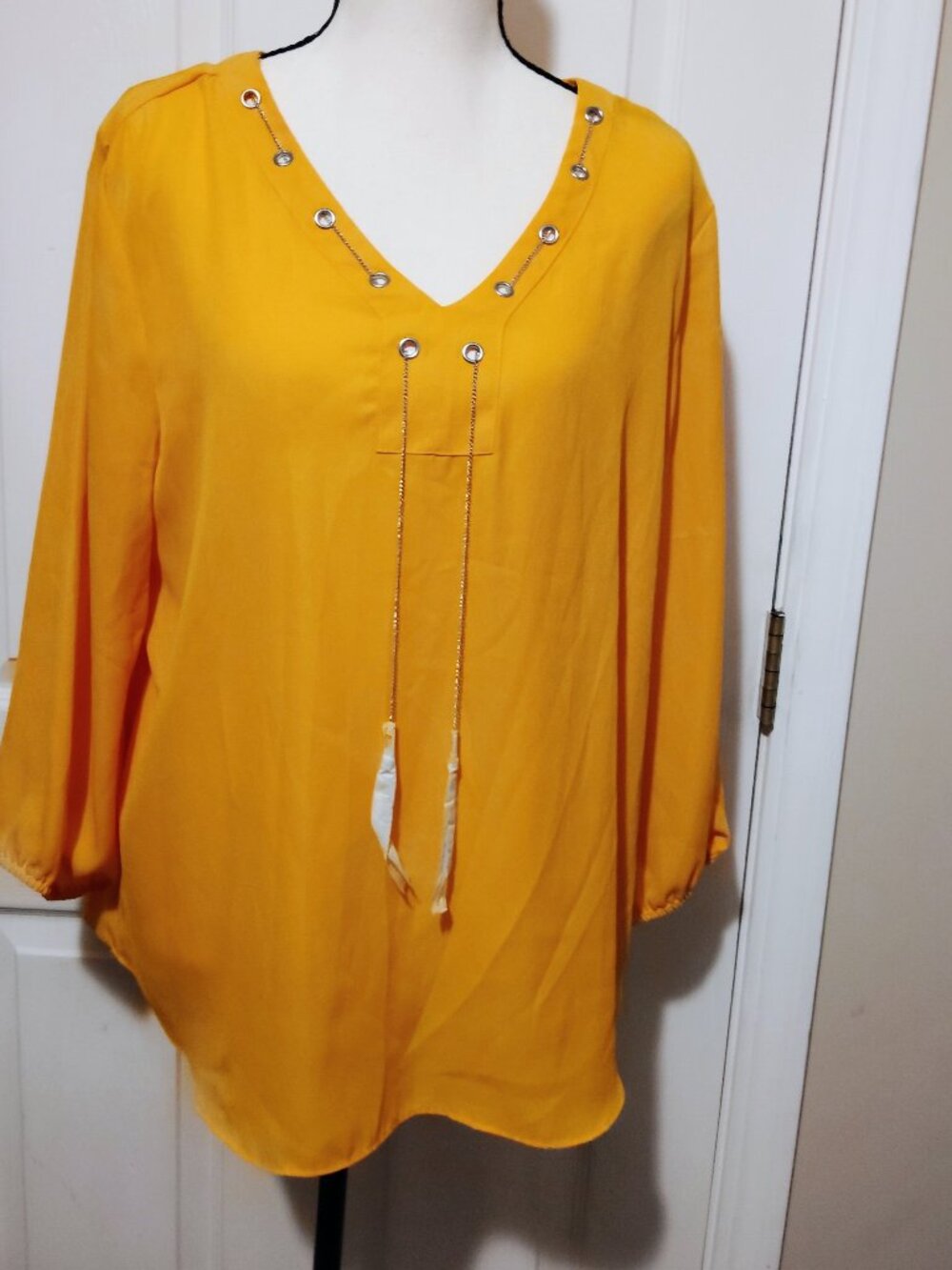 Zac & Rachel Yellow V neck Blouse Size Large 3/4 Sleeve Grommet Chain Top.